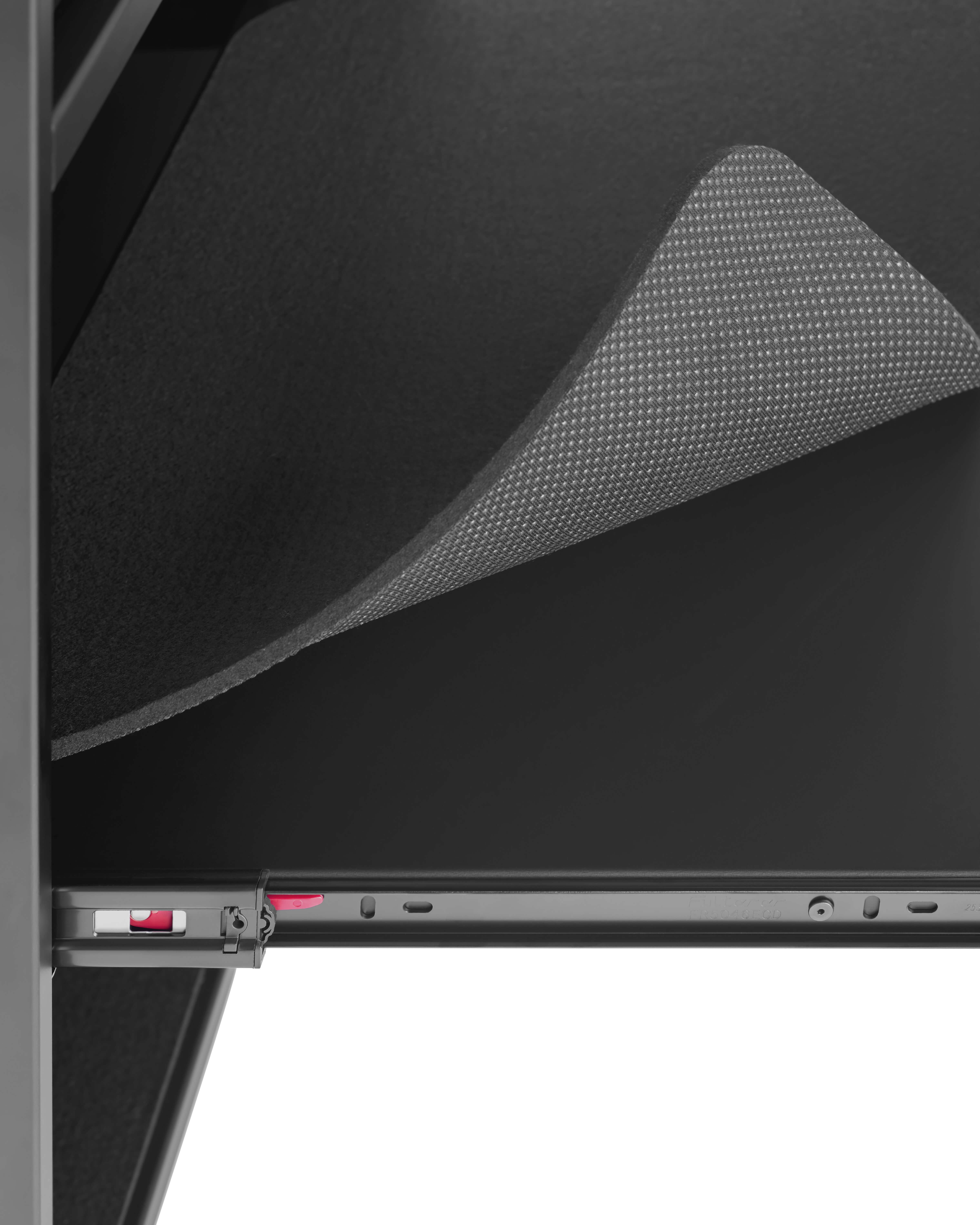 Profiler, Reading: Rimowa Lehni Aluminium amplified (Fig. 15)