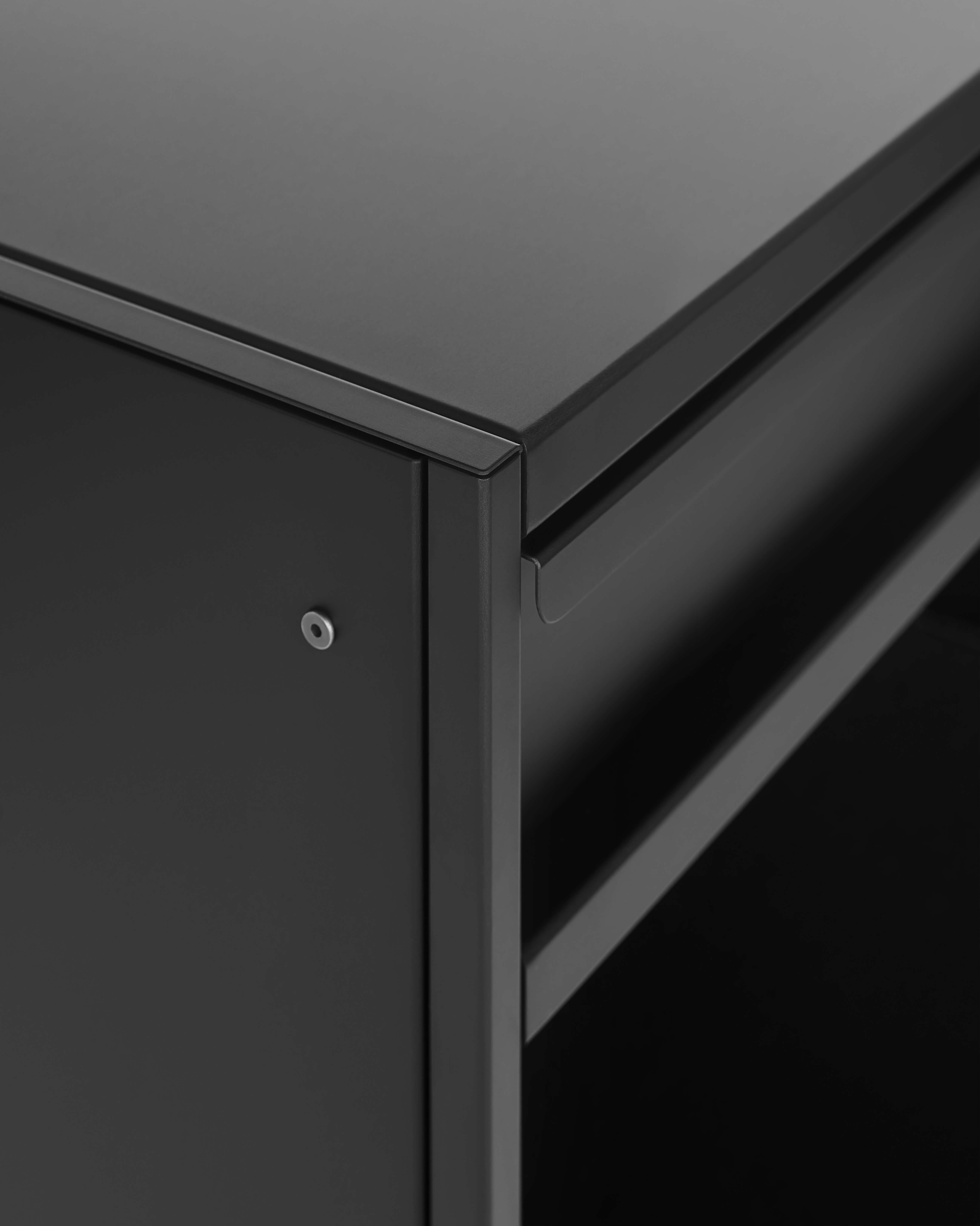 Profiler, Reading: Rimowa Lehni Aluminium amplified (Fig. 14)