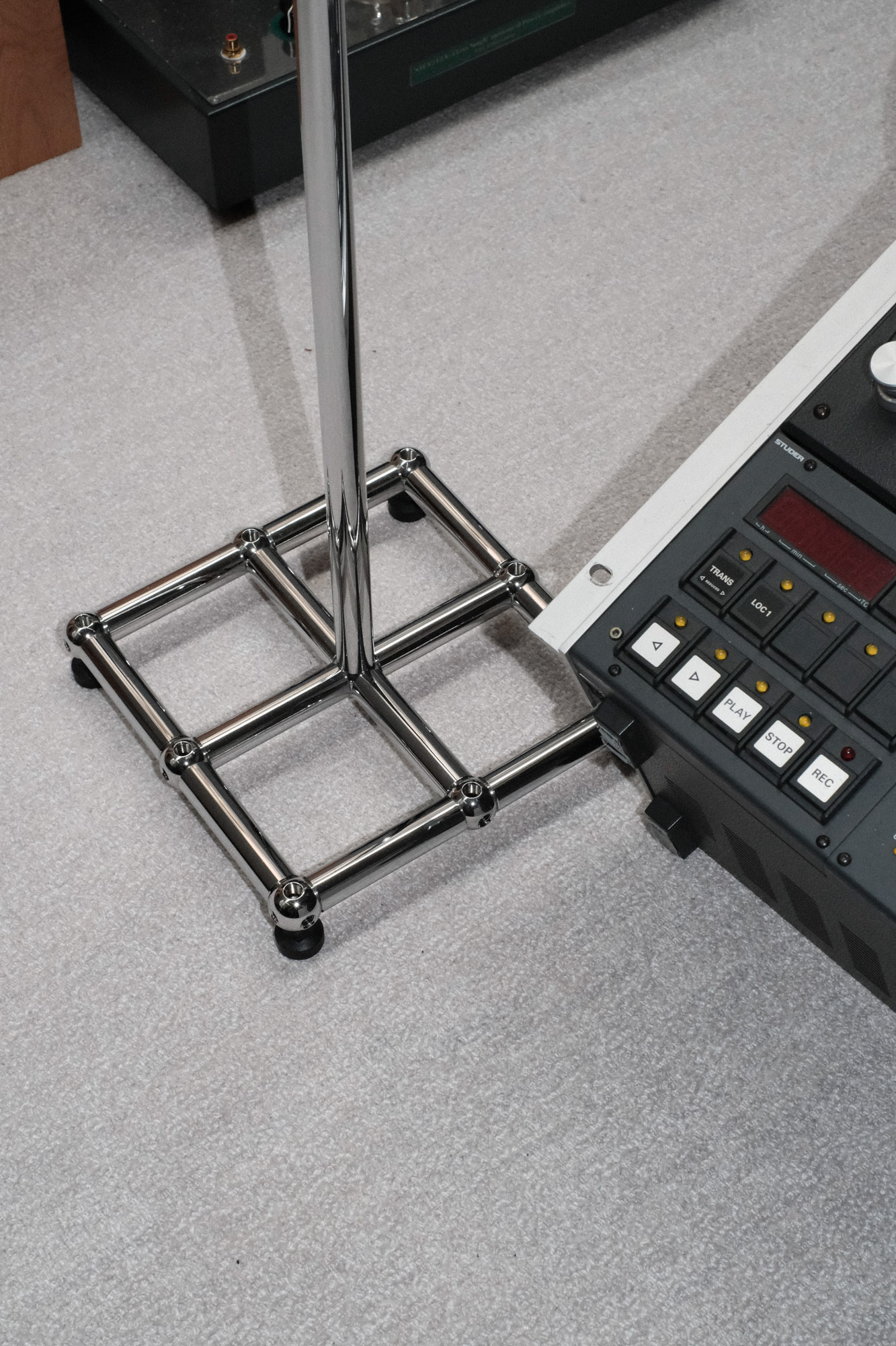 Profiler, Reading: USM × OJAS Listening Room (Fig. 11)